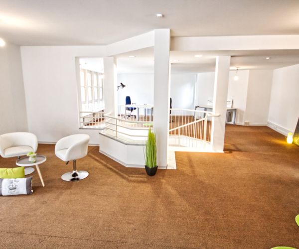 Home Staging Esslingen - Gewerbeimmobilie - Lobby - Nachher