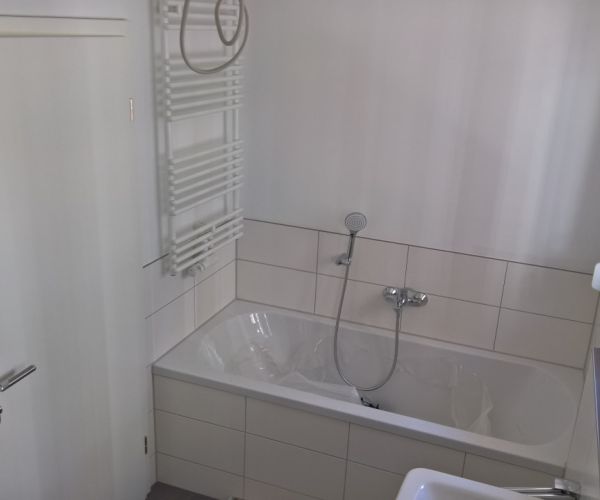 Home Staging Tübingen - Einfamilienhaus - Bad - Vorher