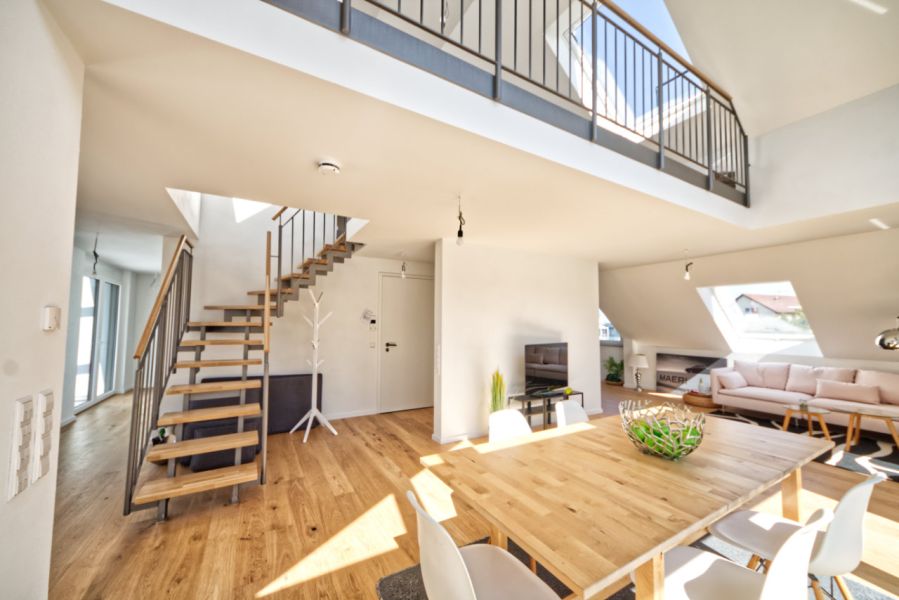 Home Staging Schorndorf - Penthouse Maisonette - Esszimmer
