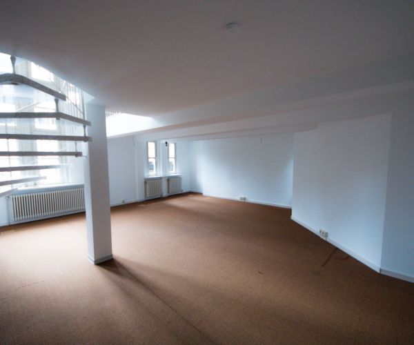 Home Staging Esslingen - Gewerbeimmobilie - Büro - Vorher